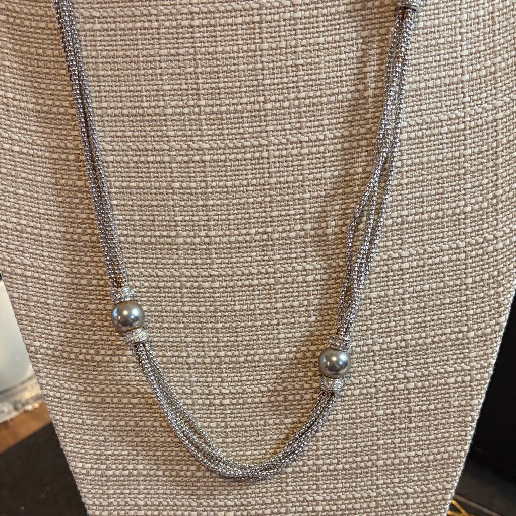 Chic Silver Necklace With Bead Details